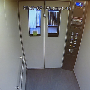エレベーター内防犯カメラ
